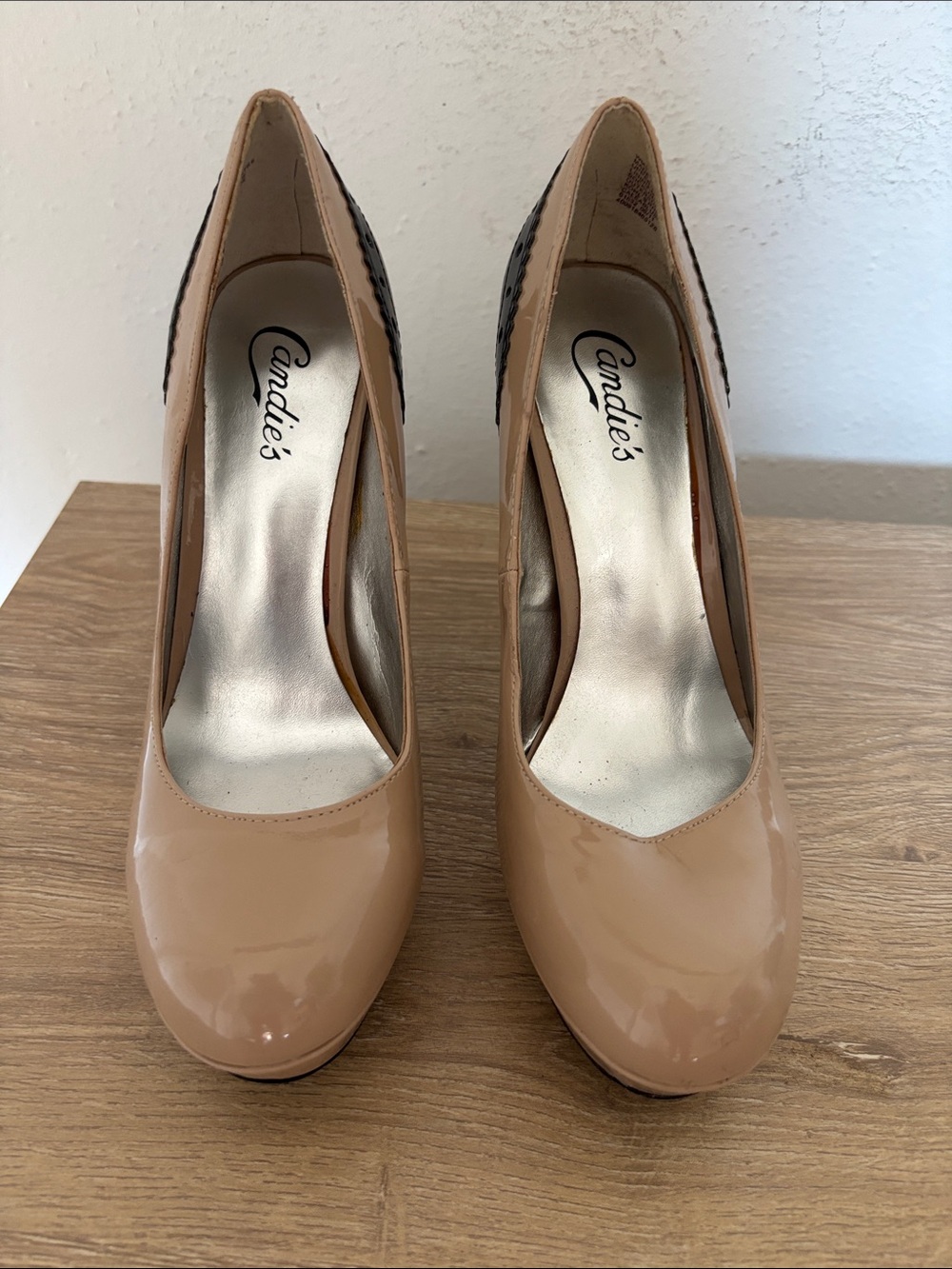Candie's Beige Patent Round-Toe Heels